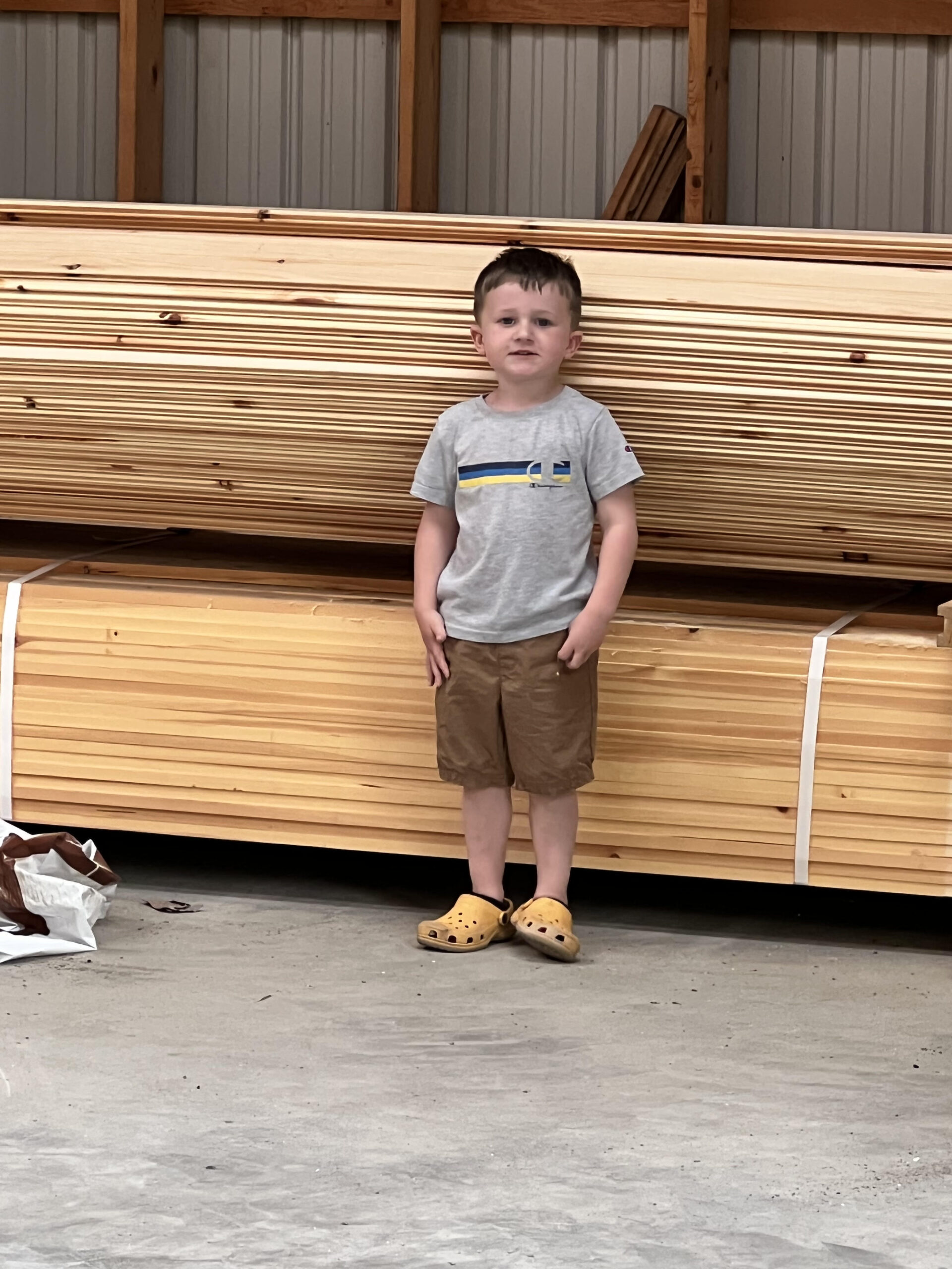 child at harris lumber